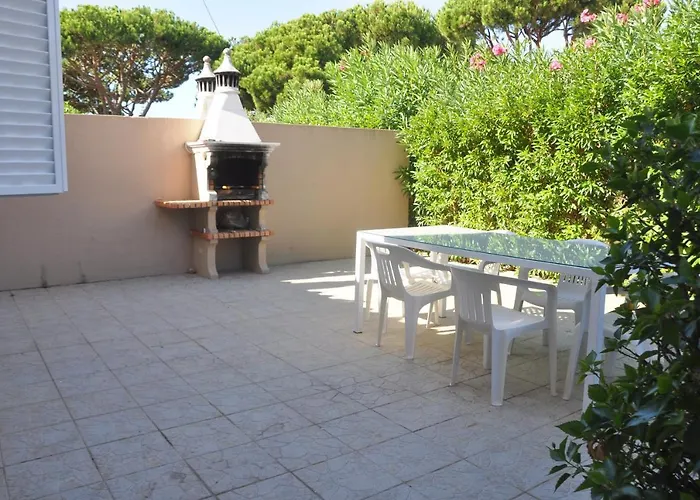 Stylish Well-equipped, Private Pool, Close To Amenities, Free Ac Wifi * Quarteira