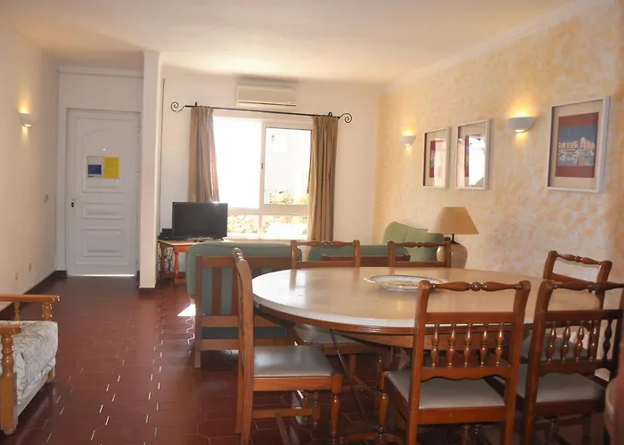 Stylish Well-equipped, Private Pool, Close To Amenities, Free Ac Wifi Vila Quarteira
