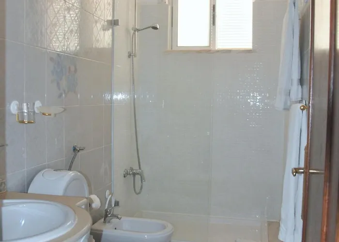 Stylish Well-equipped, Private Pool, Close To Amenities, Free Ac Wifi Quarteira
