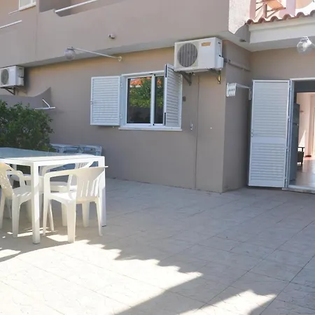 Stylish Well-equipped, Private Pool, Close To Amenities, Free Ac Wifi Villa Quarteira