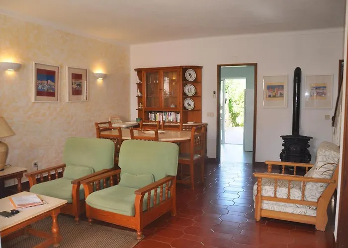 Stylish Well-equipped, Private Pool, Close To Amenities, Free Ac Wifi *