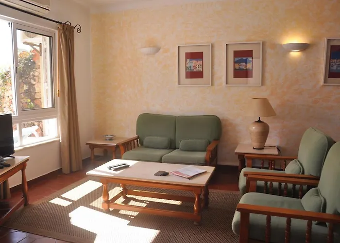 Stylish Well-equipped, Private Pool, Close To Amenities, Free Ac Wifi